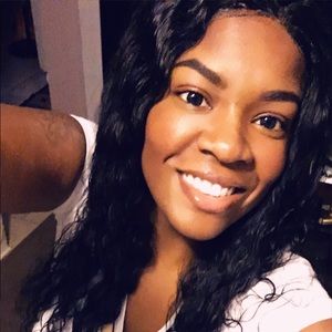 Meet your Posher, Iesha